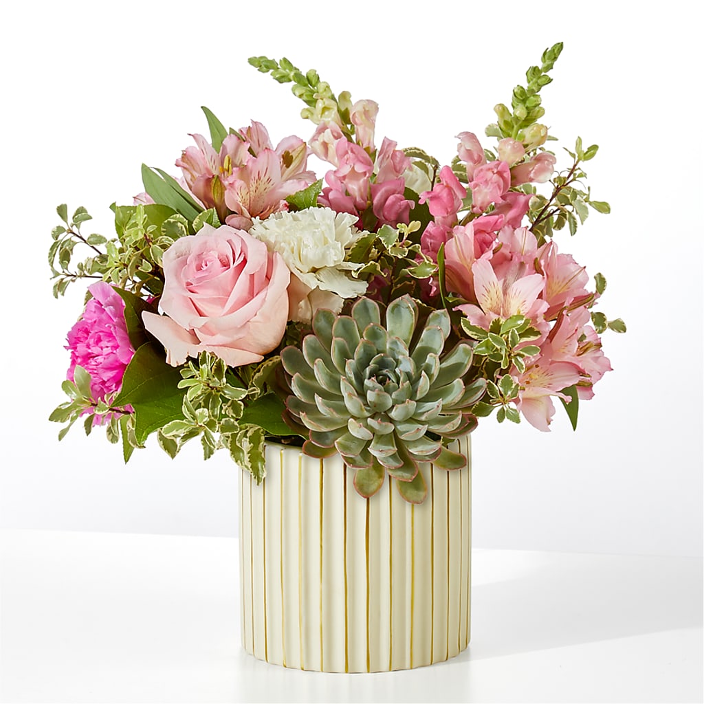 Magenta Musings Bouquet – LATE BLOOMERS FLORAL & GIFT LLC, Willmar MN