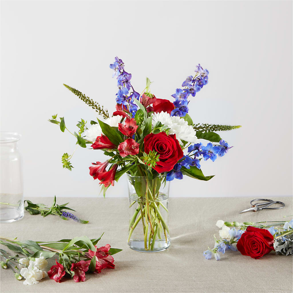 Star Spangled - A Florist Original – LATE BLOOMERS FLORAL & GIFT LLC, Willmar MN