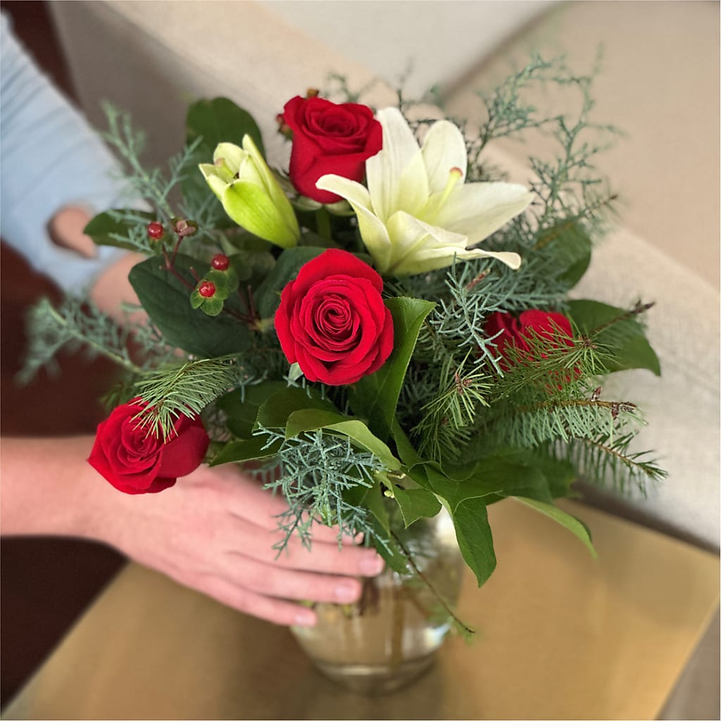 Glittering Lights Bouquet – LATE BLOOMERS FLORAL & GIFT LLC, Willmar MN