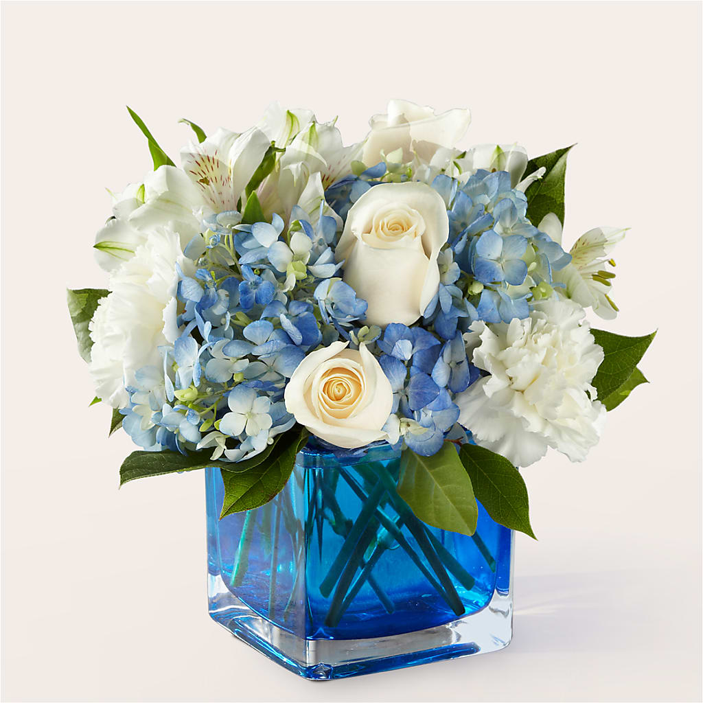 Soothing Waters Bouquet – LATE BLOOMERS FLORAL & GIFT LLC, Willmar MN
