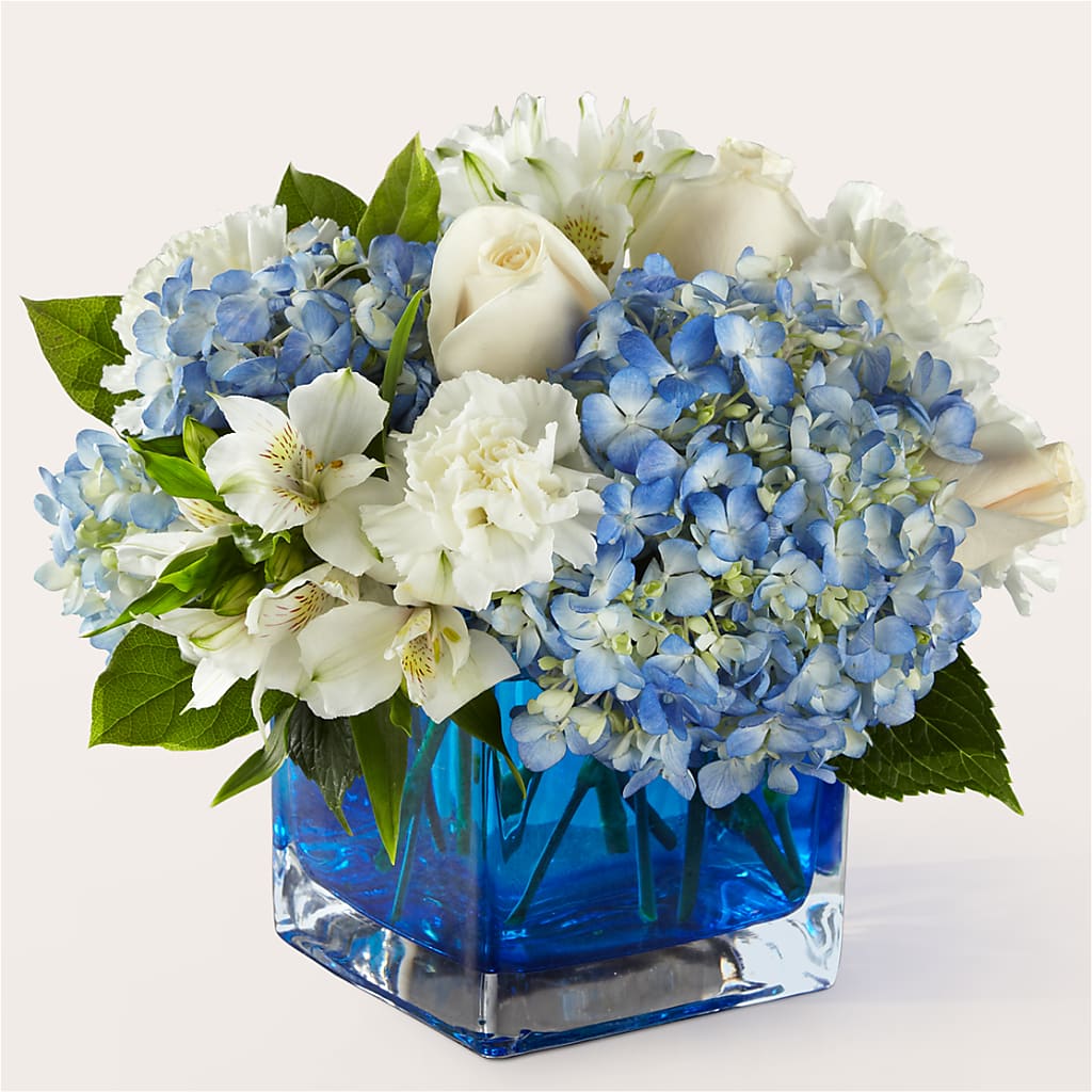 Soothing Waters Bouquet – LATE BLOOMERS FLORAL & GIFT LLC, Willmar MN