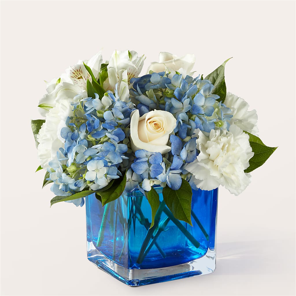 Soothing Waters Bouquet – LATE BLOOMERS FLORAL & GIFT LLC, Willmar MN