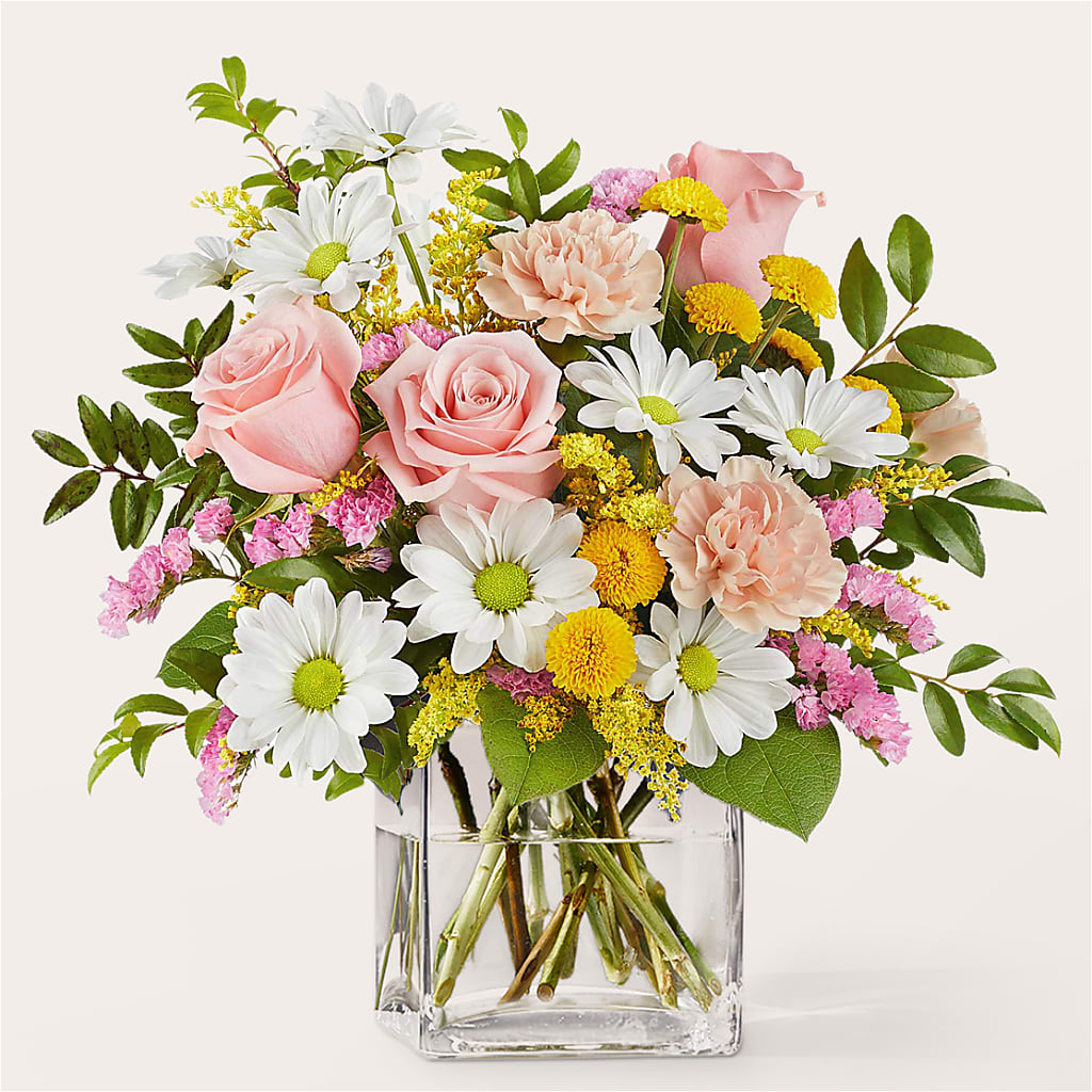 Country Cottage Bouquet – LATE BLOOMERS FLORAL & GIFT LLC, Willmar MN