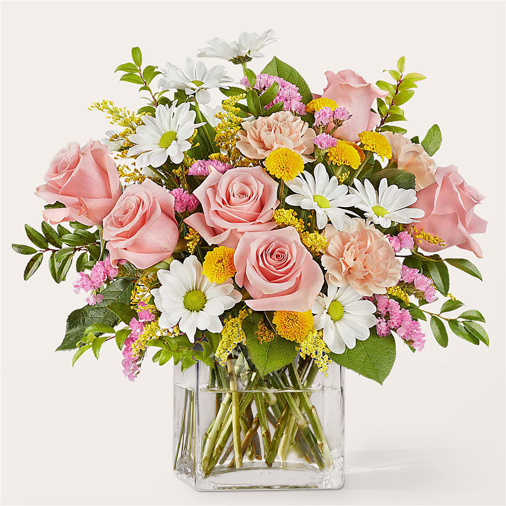 Country Cottage Bouquet – LATE BLOOMERS FLORAL & GIFT LLC, Willmar MN