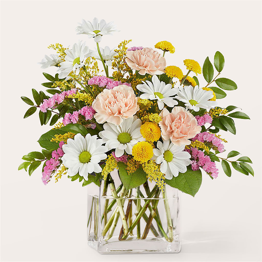 Country Cottage Bouquet – LATE BLOOMERS FLORAL & GIFT LLC, Willmar MN