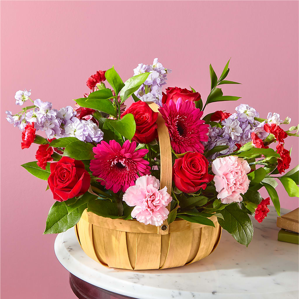 Pink Picnic Basket – LATE BLOOMERS FLORAL & GIFT LLC, Willmar MN