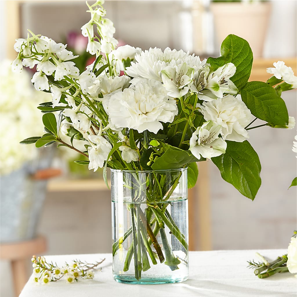 Classic Ivory – A Florist Original – LATE BLOOMERS FLORAL & GIFT LLC, Willmar MN