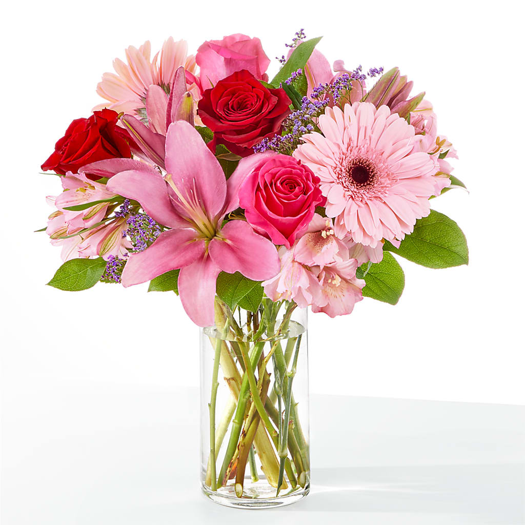Lots of Love Bouquet – LATE BLOOMERS FLORAL & GIFT LLC, Willmar MN