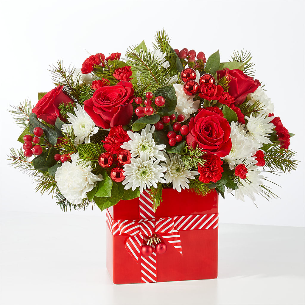 Presents Under the Tree Bouquet – LATE BLOOMERS FLORAL & GIFT LLC, Willmar MN