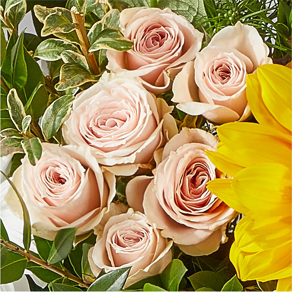 The Good Life Bouquet – LATE BLOOMERS FLORAL & GIFT LLC, Willmar MN