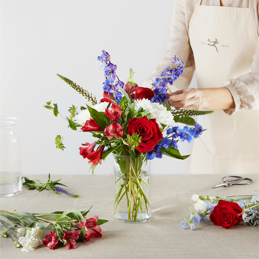 Star Spangled - A Florist Original – LATE BLOOMERS FLORAL & GIFT LLC, Willmar MN