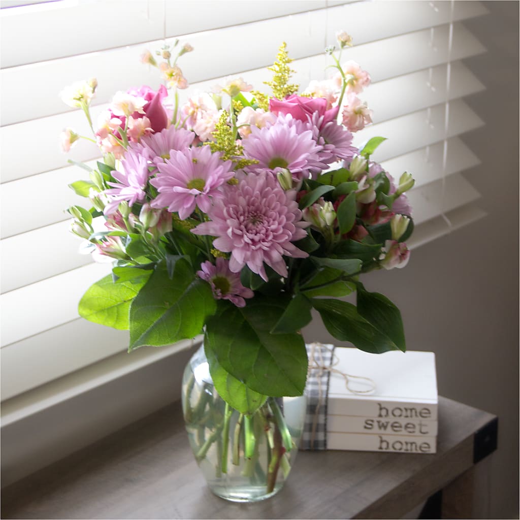 Pastel Tradition - A Florist Original – LATE BLOOMERS FLORAL & GIFT LLC, Willmar MN