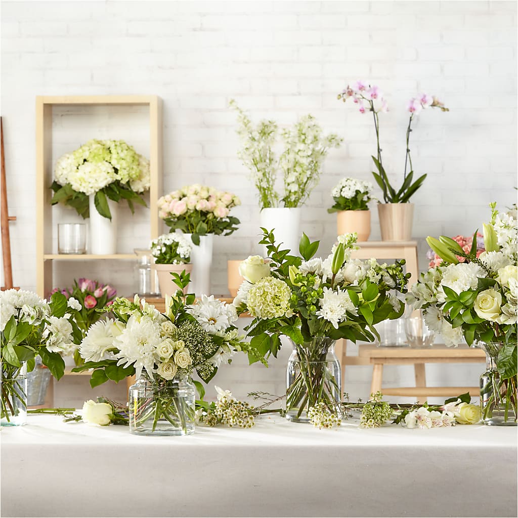 Classic Ivory – A Florist Original – LATE BLOOMERS FLORAL & GIFT LLC, Willmar MN